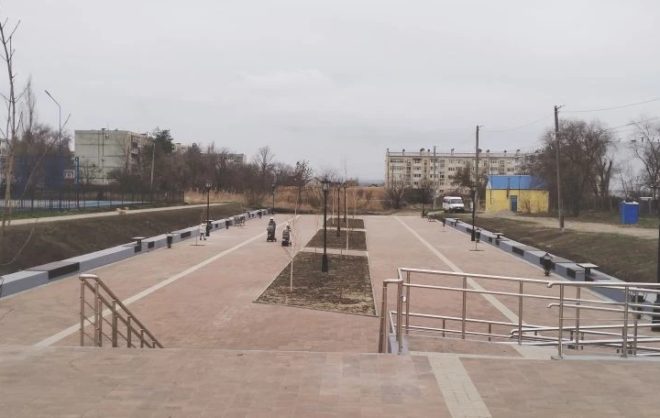 В Невинномысске благоустраивают сквер по нацпроекту