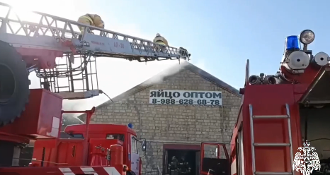В Будённовске потушили пожар на местном рынке