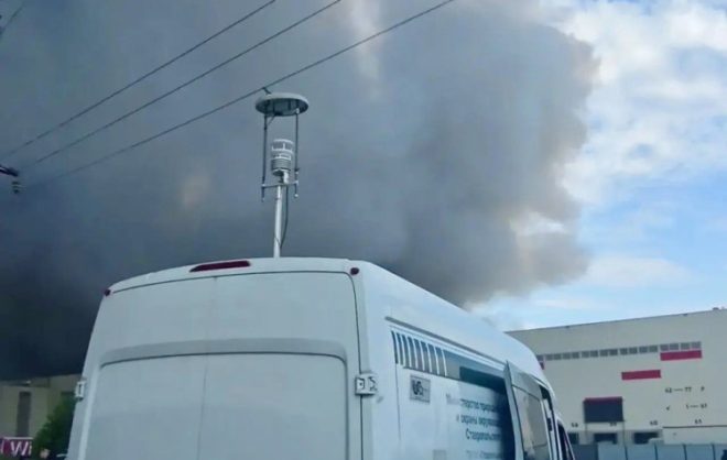Пробы воздуха взяли после пожара в логистическом центре в Невинномысске